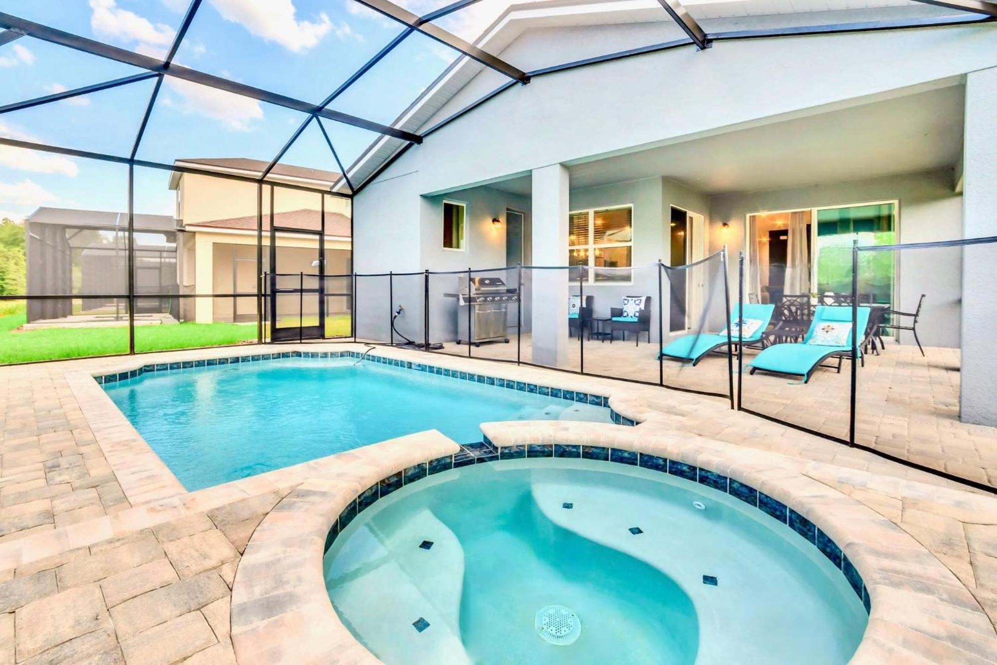 Stunning Rare Lake Front 7Br Holiday Home - Sleeps 14 - Pool, Hot Tub, & Games! Orlando Zewnętrze zdjęcie