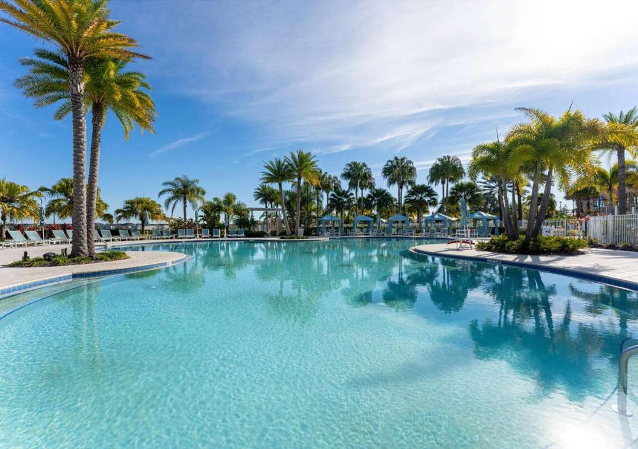 Stunning Rare Lake Front 7Br Holiday Home - Sleeps 14 - Pool, Hot Tub, & Games! Orlando Zewnętrze zdjęcie
